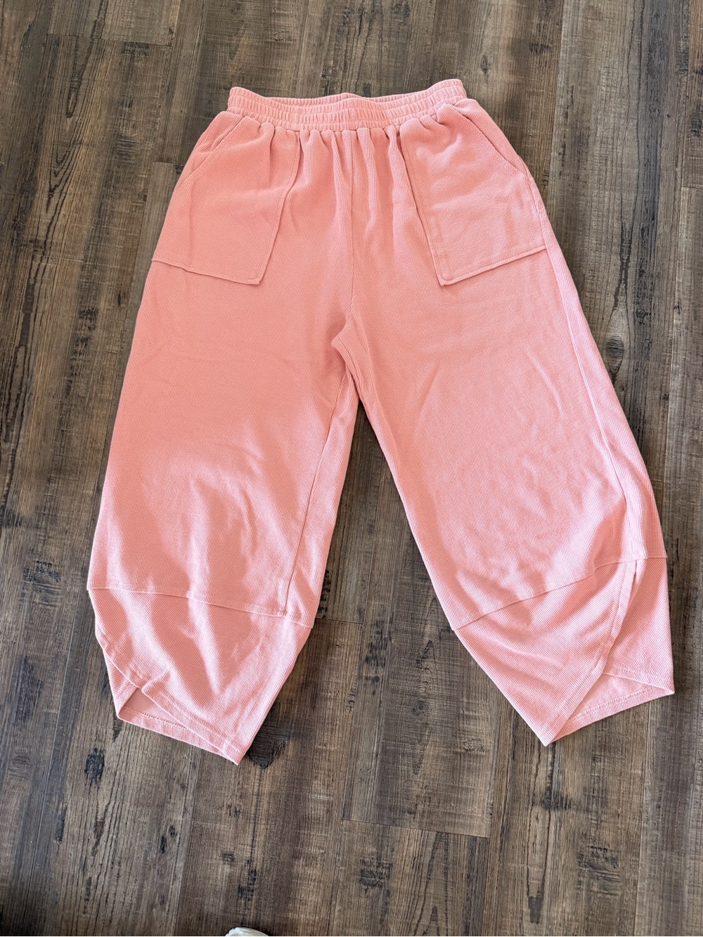 Amazon Coral Pink Cropped Elastic-Waist Pocket Pants
